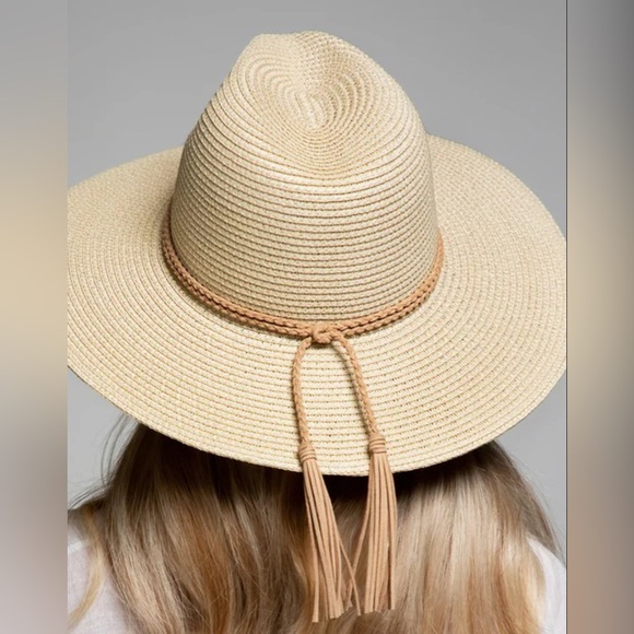 Boho Ivory Wide Brim Summer Hat - Like New - Picture 2 of 5